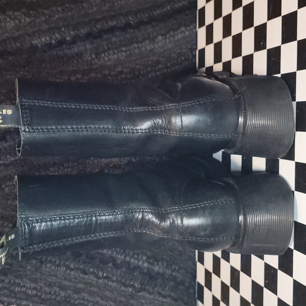 *SOLD* Made in England Dr. Martens Boots - Picture 7 of 12